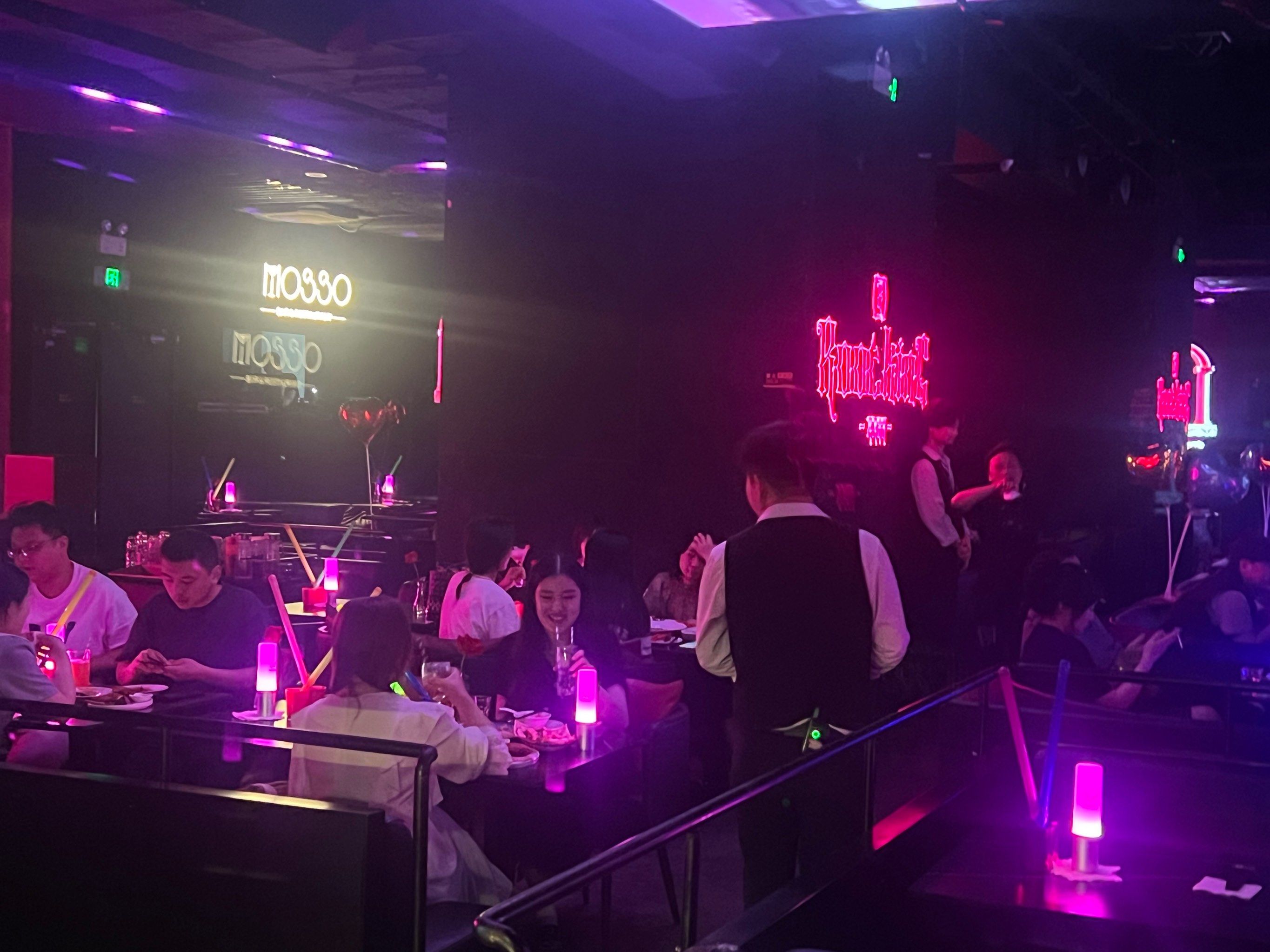 郑州商务ktv中低端区别解析-巩义市ktv预定